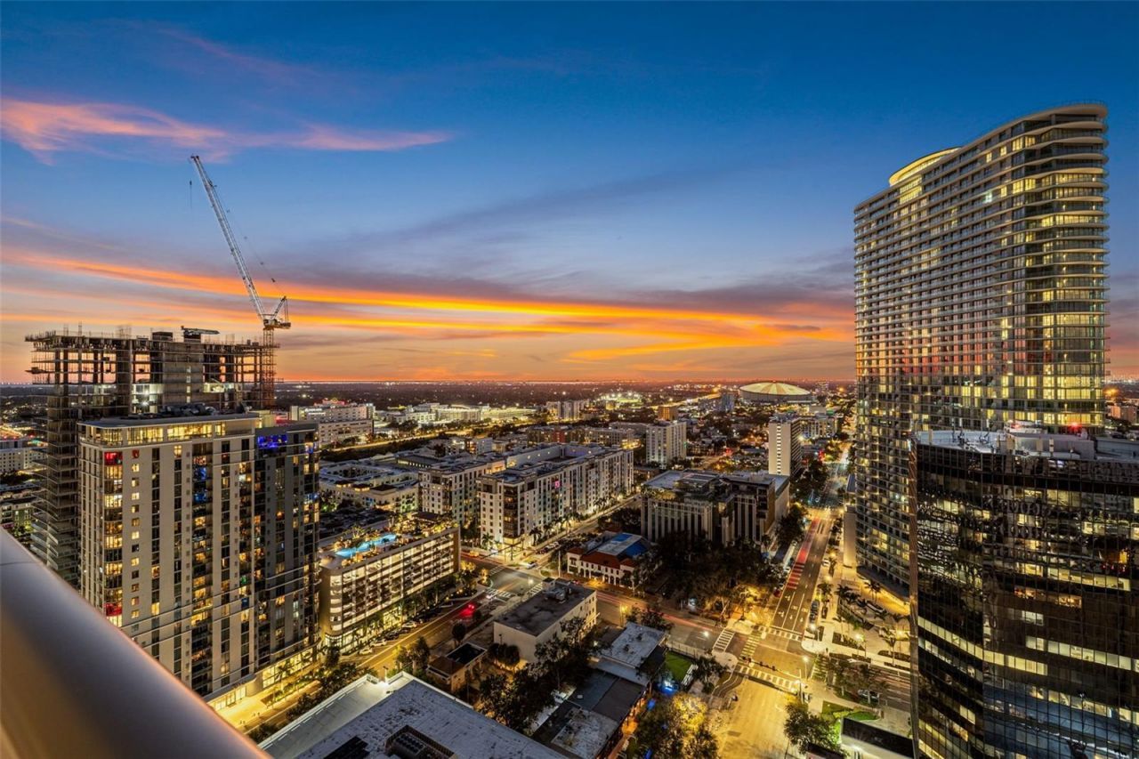 275 1st Ave S, Unit 2706, Saint Petersburg, FL 33701 Photo