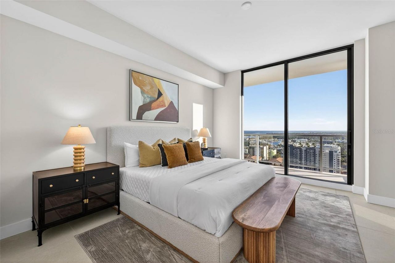 275 1st Ave S, Unit 2706, Saint Petersburg, FL 33701 Photo