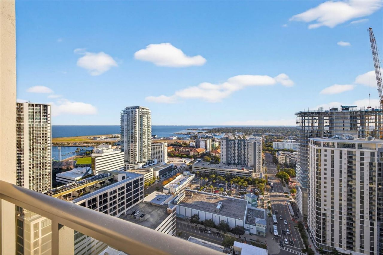 275 1st Ave S, Unit 2706, Saint Petersburg, FL 33701 Photo