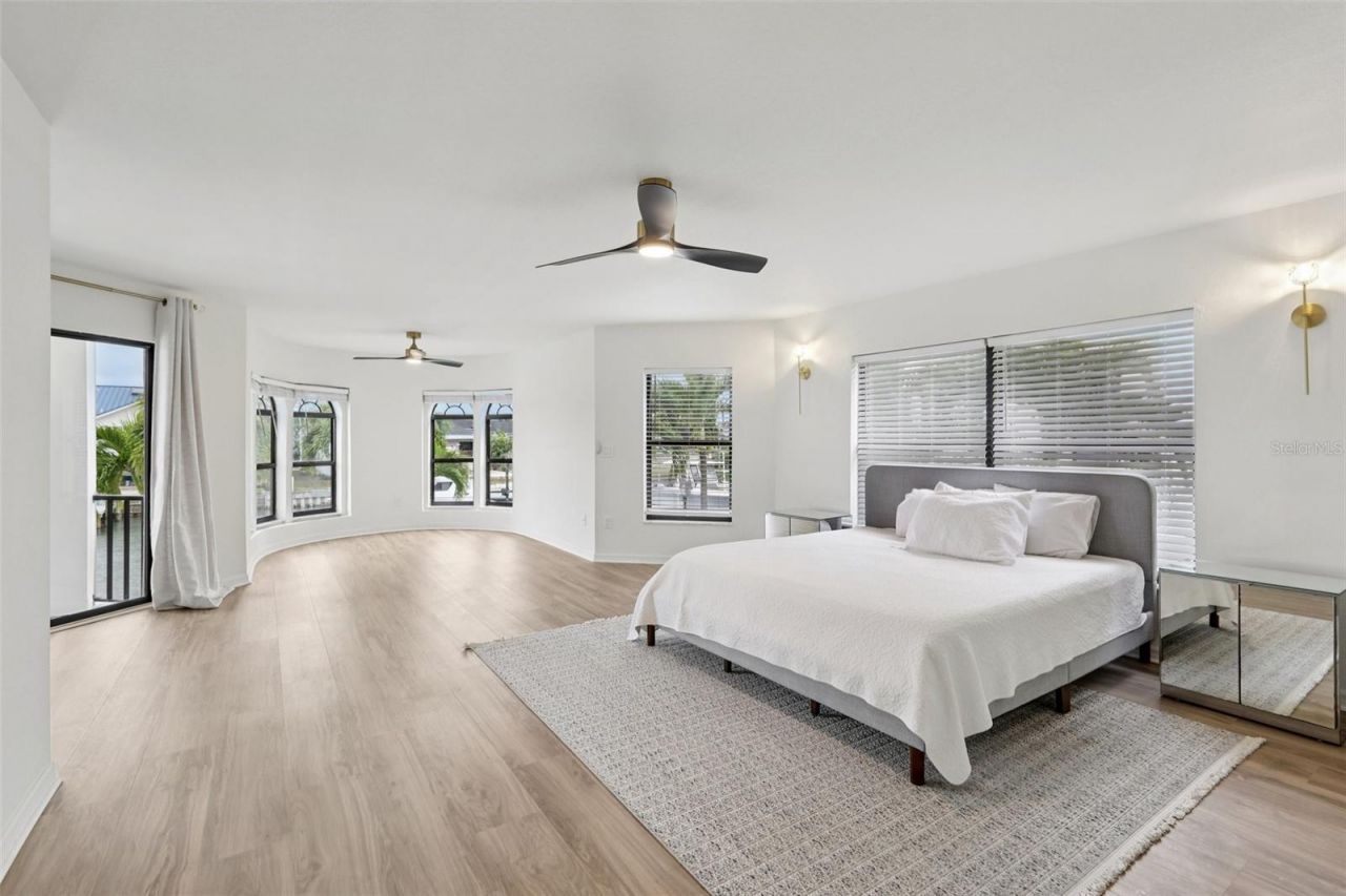 120 8th Street E, Tierra Verde, FL 33715 Photo