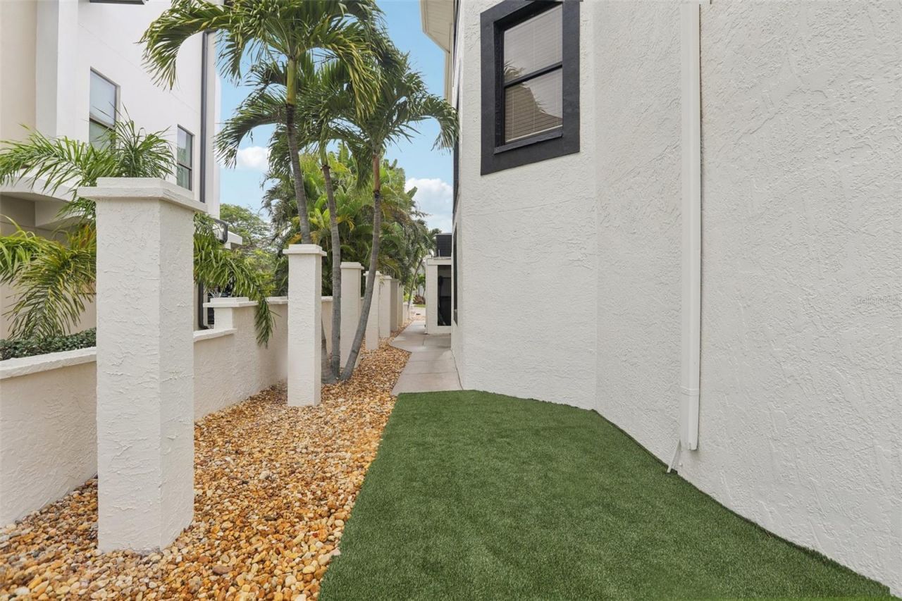 120 8th Street E, Tierra Verde, FL 33715 Photo