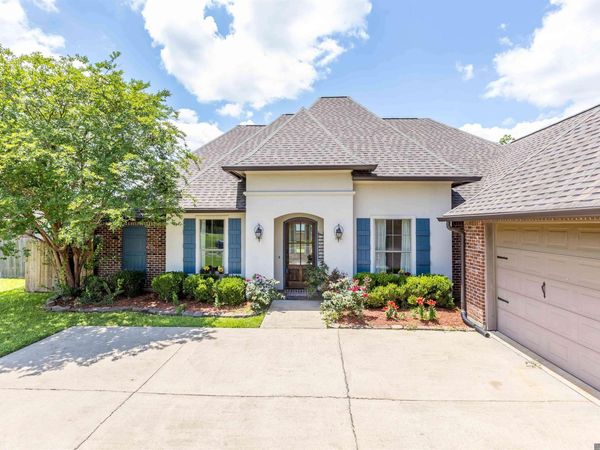 7335 Oakview Dr, Zachary, LA 70791