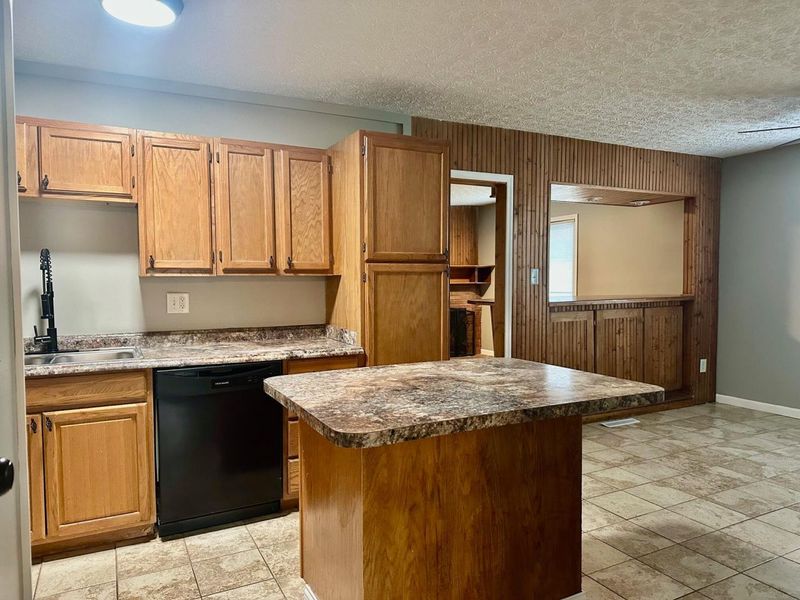 211 Delaney Drive , Columbus, OH 43207 Photo 13