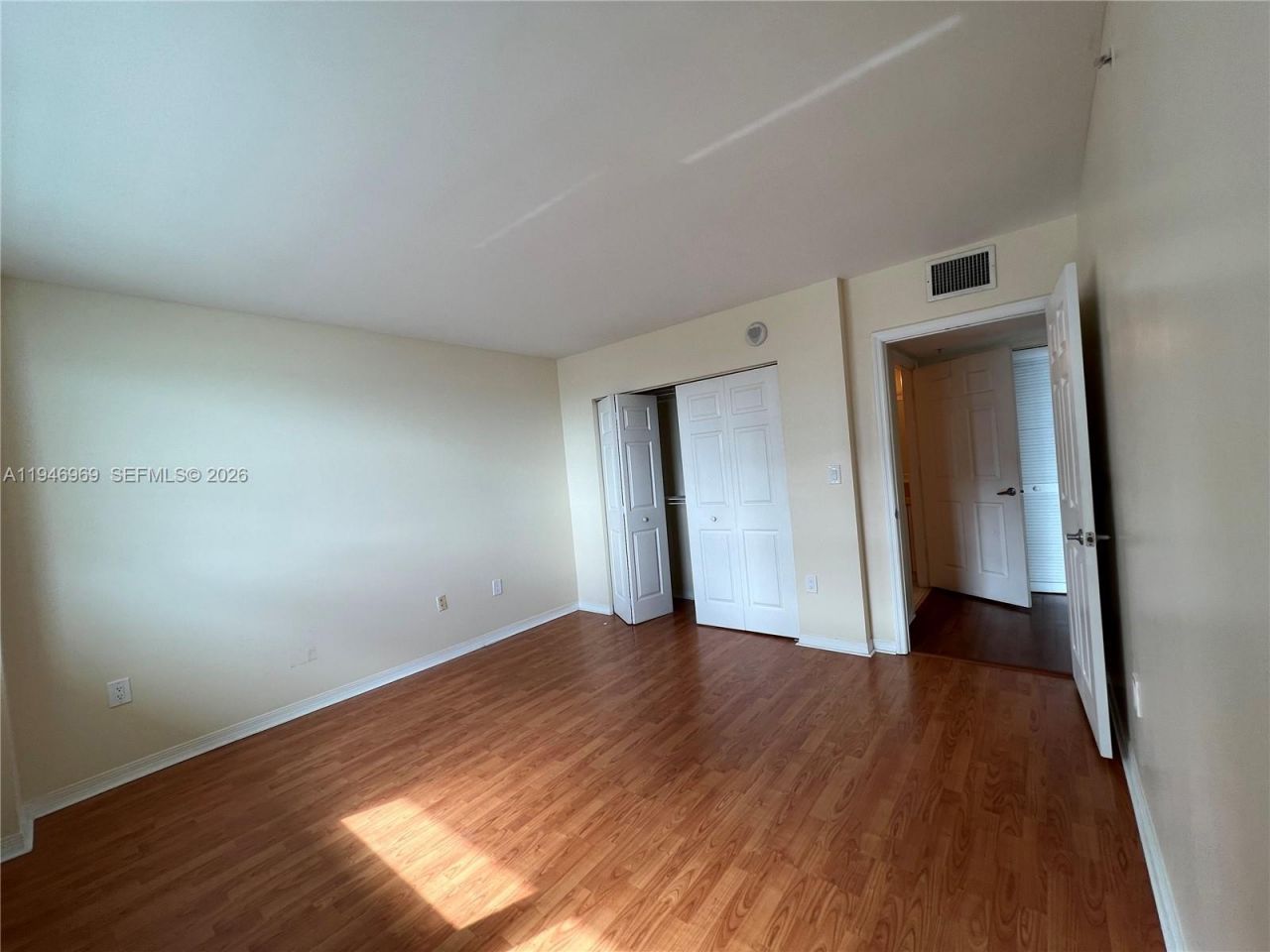 1155 Brickell Bay Dr, Unit 1107, Miami, FL 33131 Photo