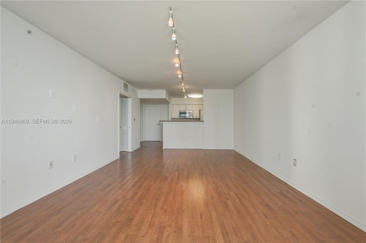 1155 Brickell Bay Dr, Unit 1107, Miami, FL 33131 Photo