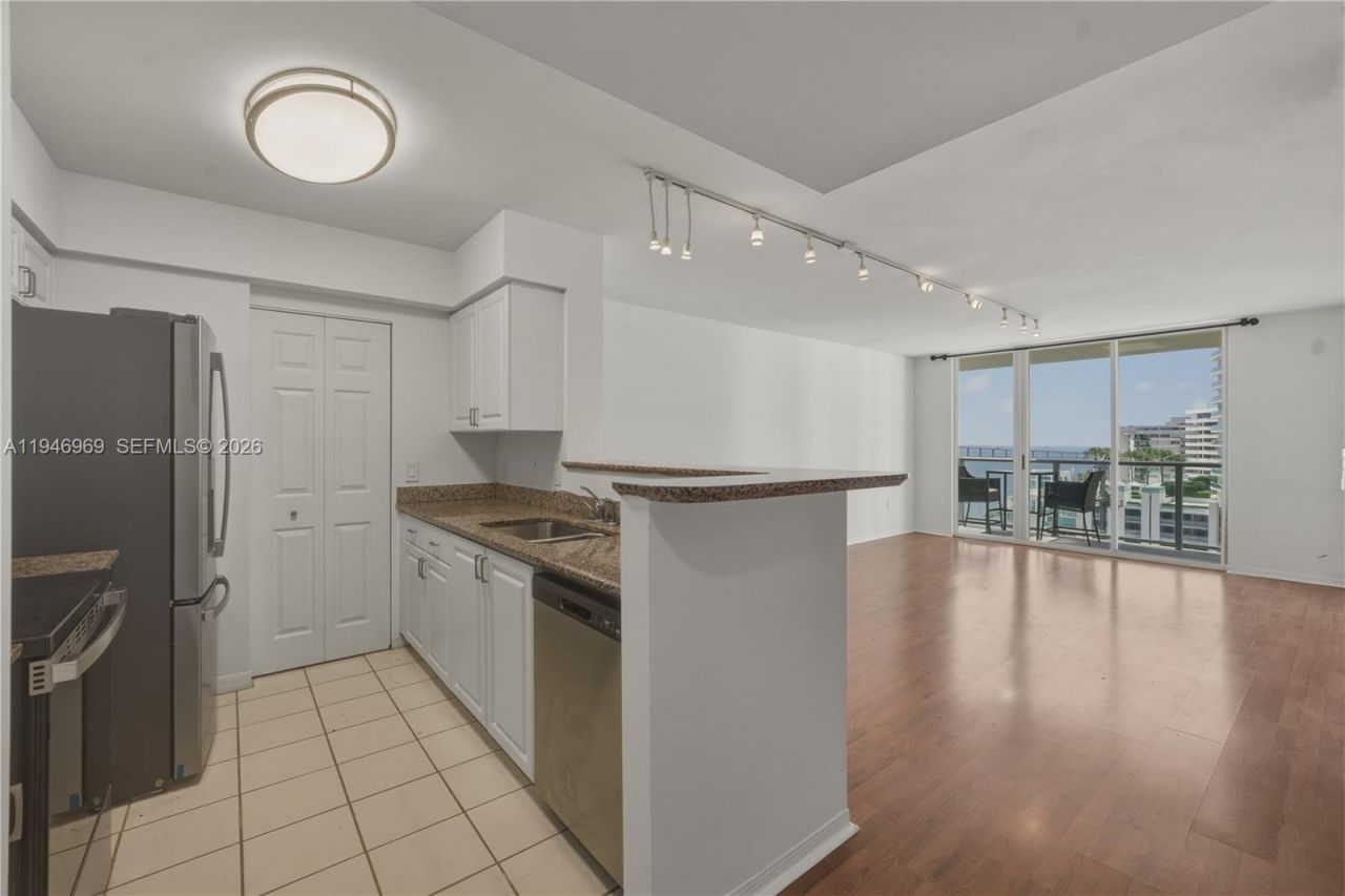 1155 Brickell Bay Dr, Unit 1107, Miami, FL 33131 Photo