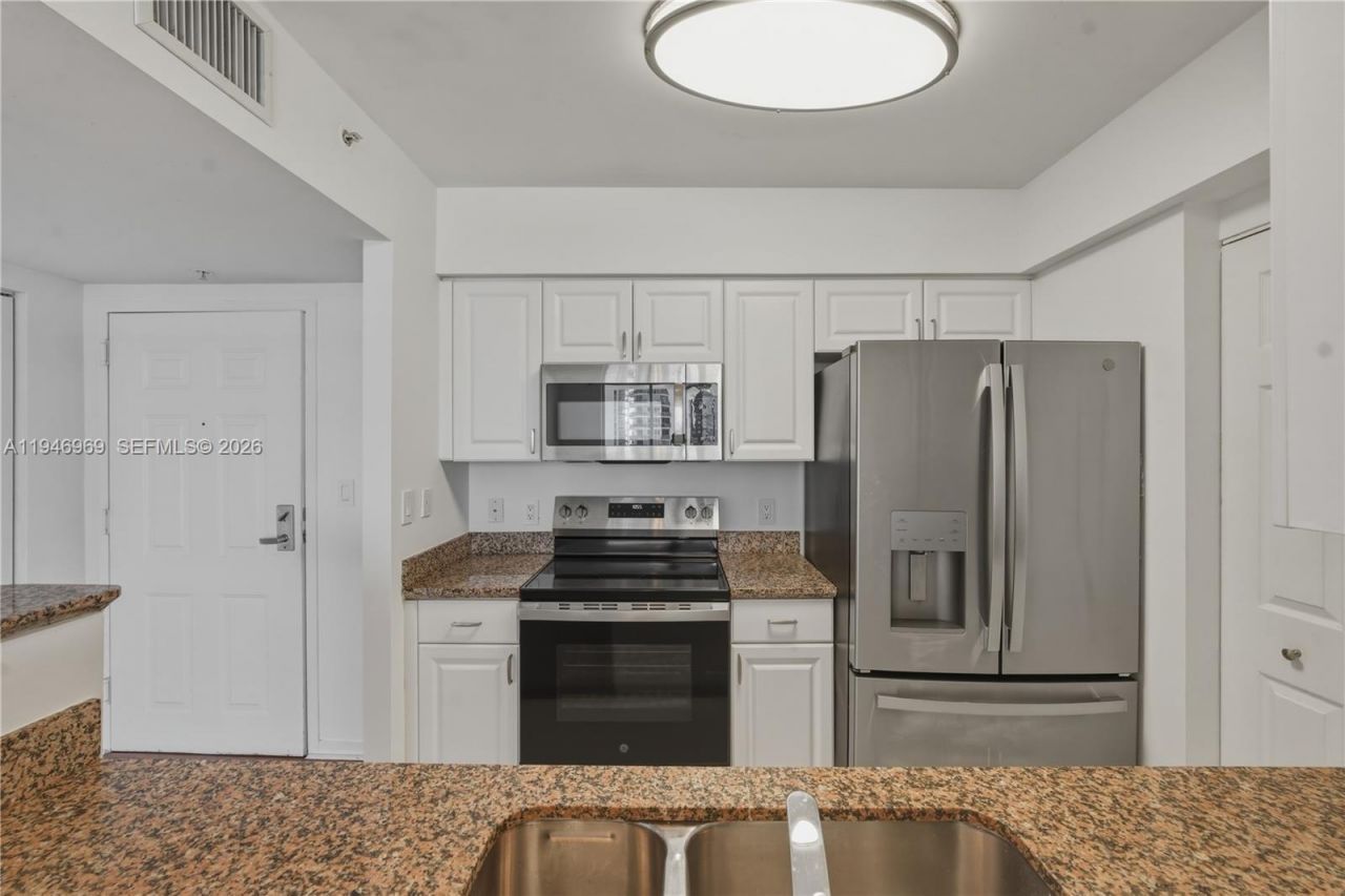 1155 Brickell Bay Dr, Unit 1107, Miami, FL 33131 Photo