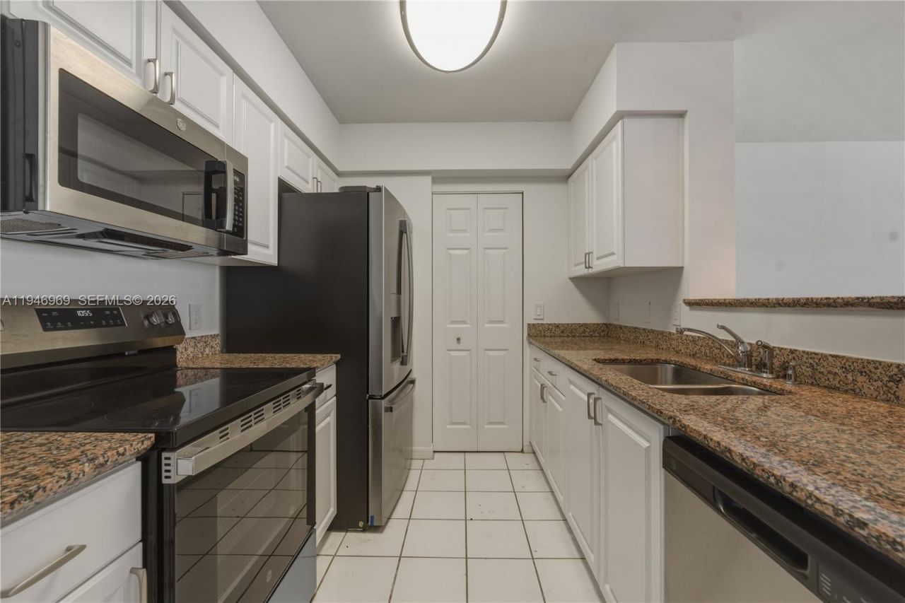 1155 Brickell Bay Dr, Unit 1107, Miami, FL 33131 Photo