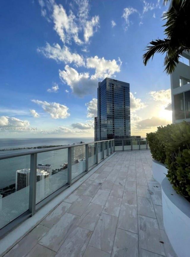 1300 Brickell Bay Dr, Unit 2405, Miami, FL 33131 Photo