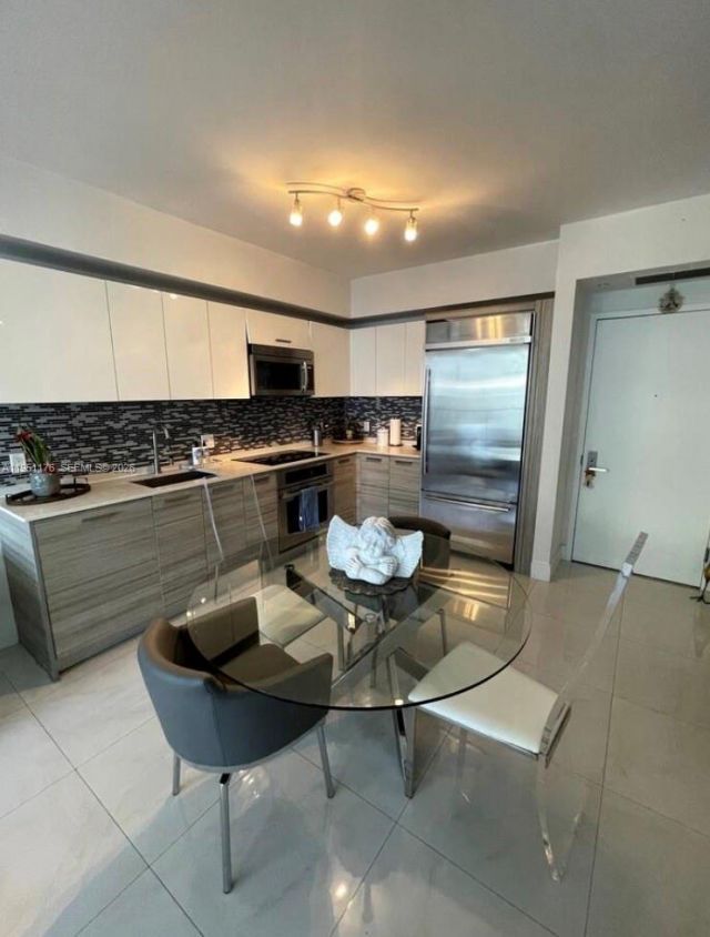 1300 Brickell Bay Dr, Unit 2405, Miami, FL 33131 Photo