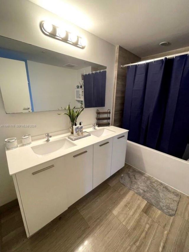 1300 Brickell Bay Dr, Unit 2405, Miami, FL 33131 Photo