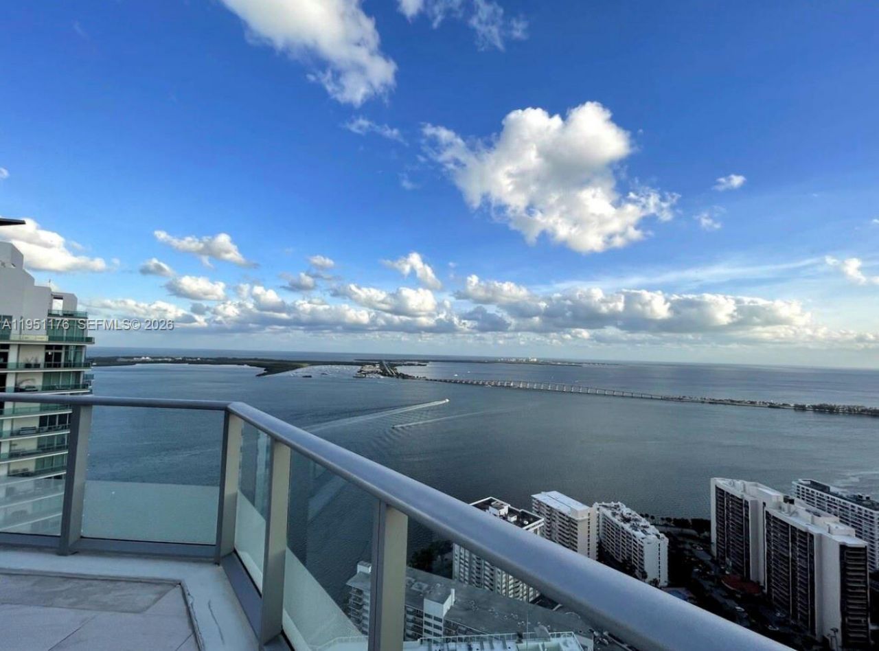 1300 Brickell Bay Dr, Unit 2405, Miami, FL 33131 Photo