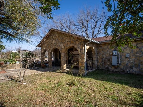 1025 S Belknap Street, Mexia, TX 76667