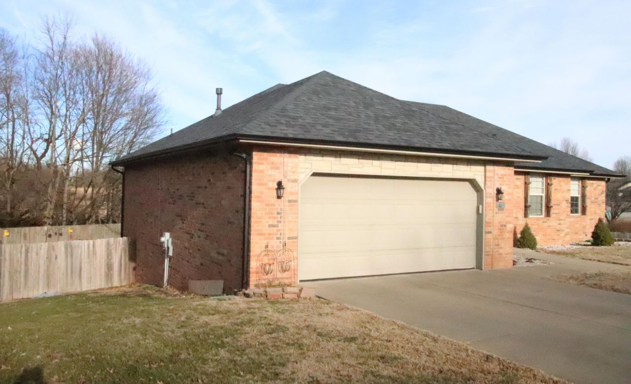 1001 W Broad Street, Republic, MO 65738 Main Photo