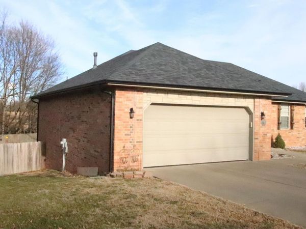 1001 W Broad Street, Republic, MO 65738