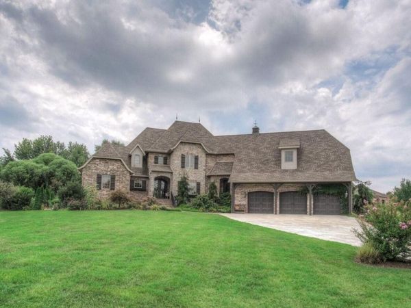 2000 Beau Drive , Carthage, MO 64836