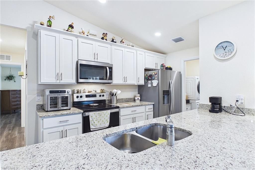 3008 Redwood Ln, Labelle, FL 33935 Photo