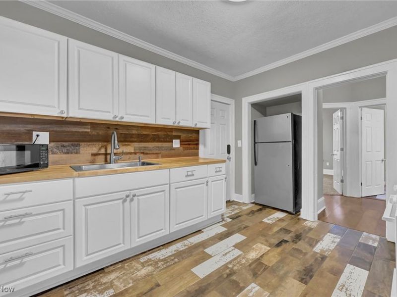 3234 Euclid Heights Boulevard, Unit Lower, Cleveland Heights, OH 44118 Photo 10