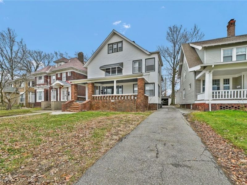 3234 Euclid Heights Boulevard, Unit Lower, Cleveland Heights, OH 44118 Photo 3
