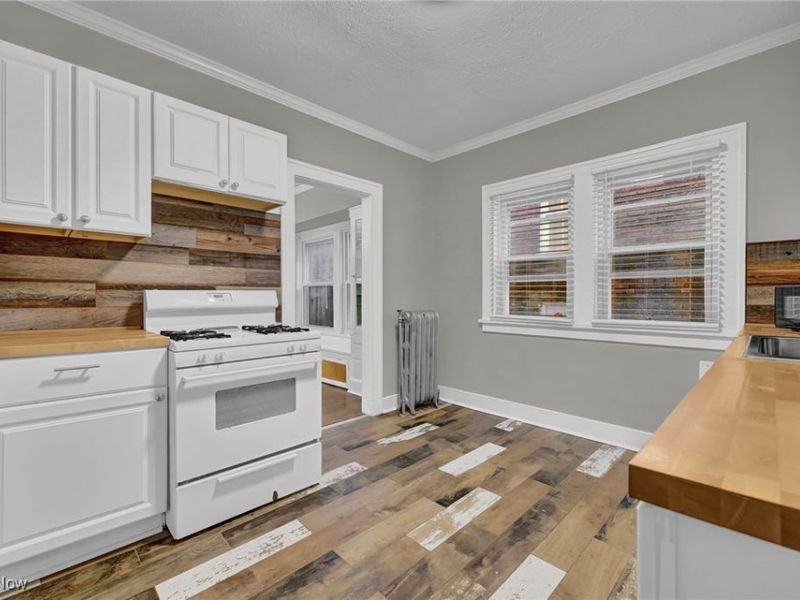 3234 Euclid Heights Boulevard, Unit Lower, Cleveland Heights, OH 44118 Photo 8