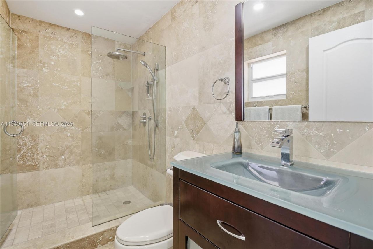 7935 NW 162nd St, Miami Lakes, FL 33016 Photo