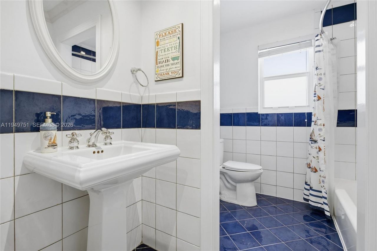 7935 NW 162nd St, Miami Lakes, FL 33016 Photo