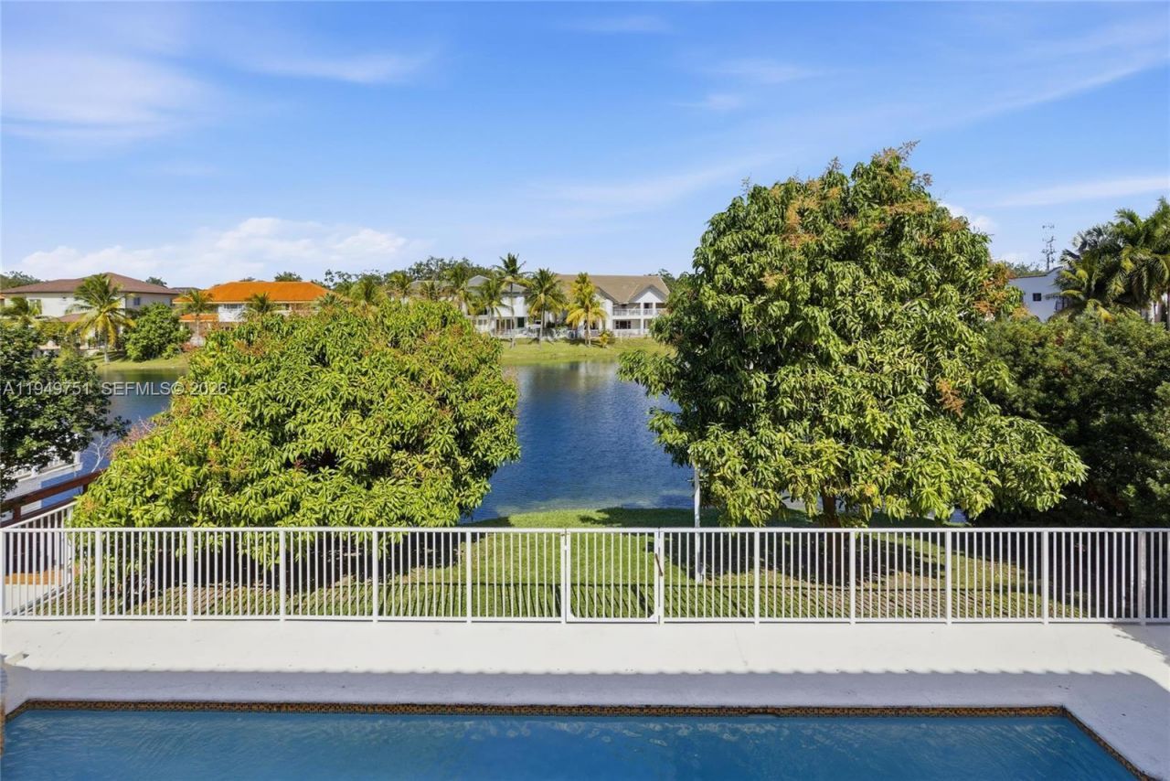 7935 NW 162nd St, Miami Lakes, FL 33016 Photo