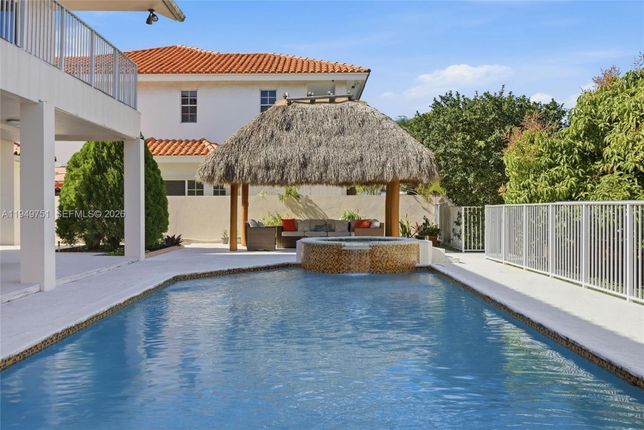 7935 NW 162nd St, Miami Lakes, FL 33016 Photo