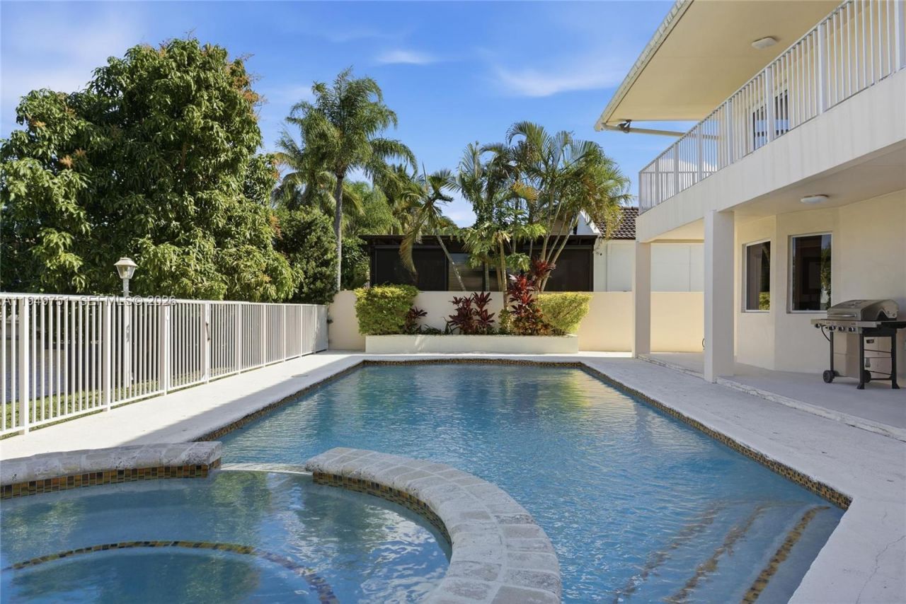 7935 NW 162nd St, Miami Lakes, FL 33016 Photo