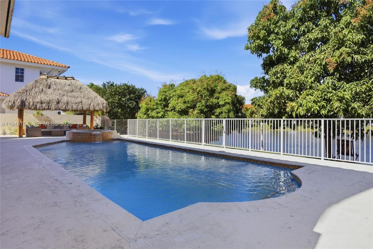 7935 NW 162nd St, Miami Lakes, FL 33016 Photo