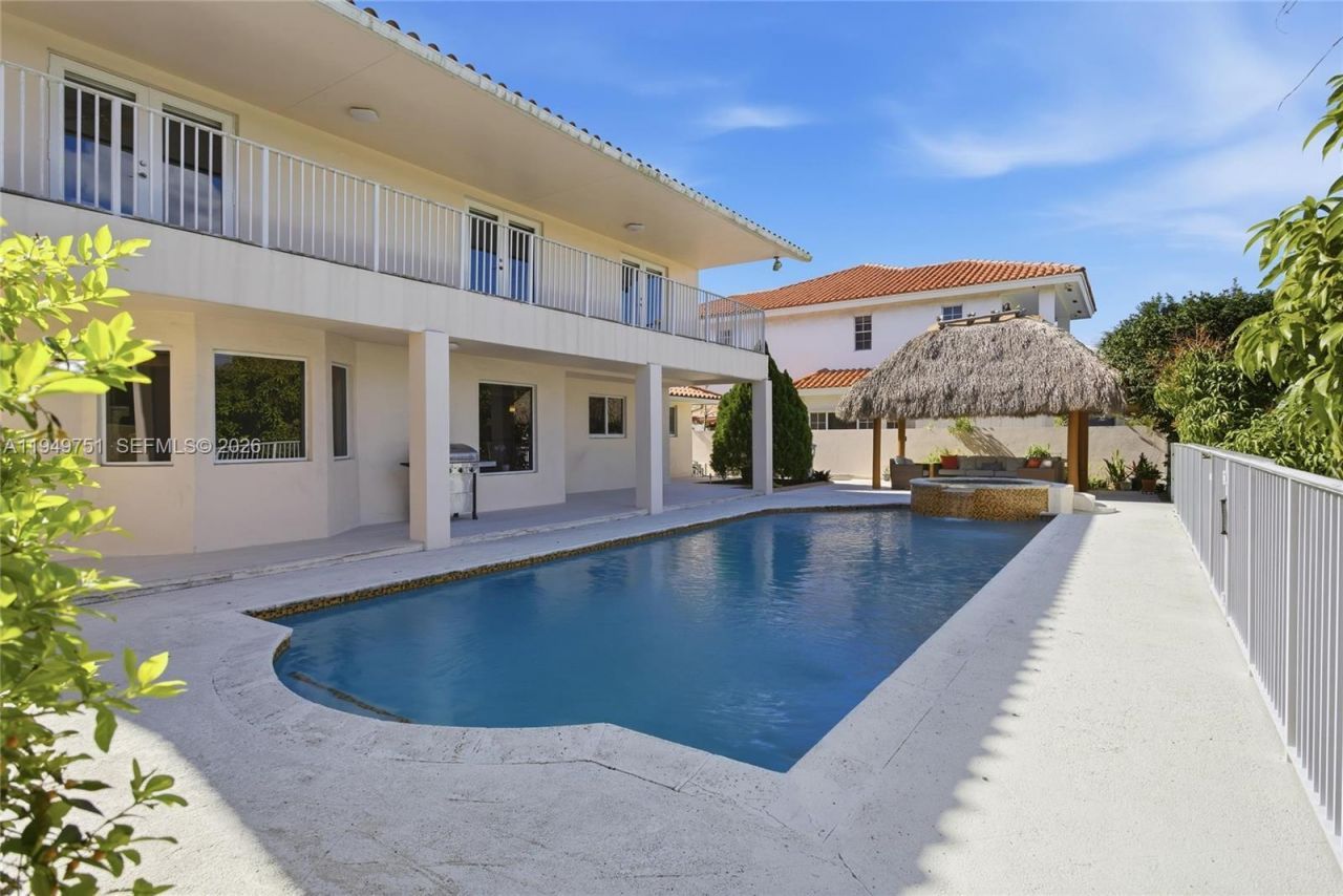 7935 NW 162nd St, Miami Lakes, FL 33016 Photo