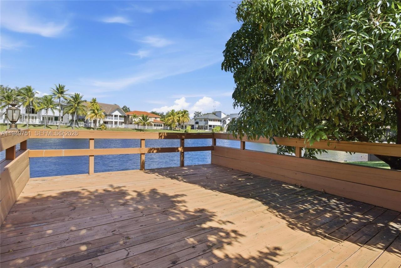 7935 NW 162nd St, Miami Lakes, FL 33016 Photo