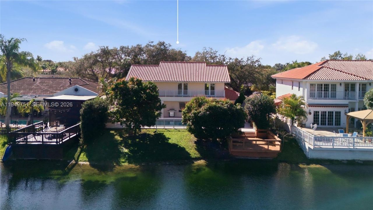 7935 NW 162nd St, Miami Lakes, FL 33016 Photo