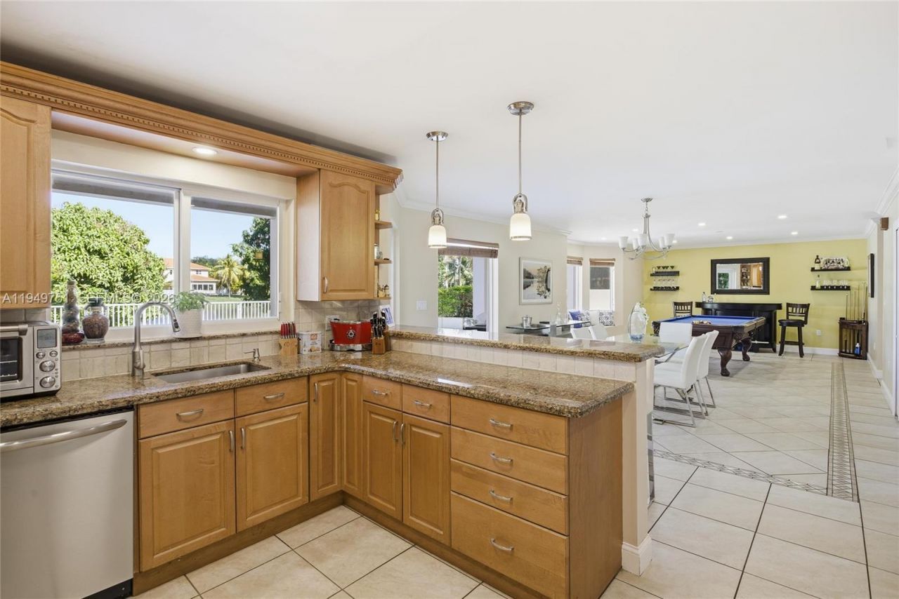 7935 NW 162nd St, Miami Lakes, FL 33016 Photo