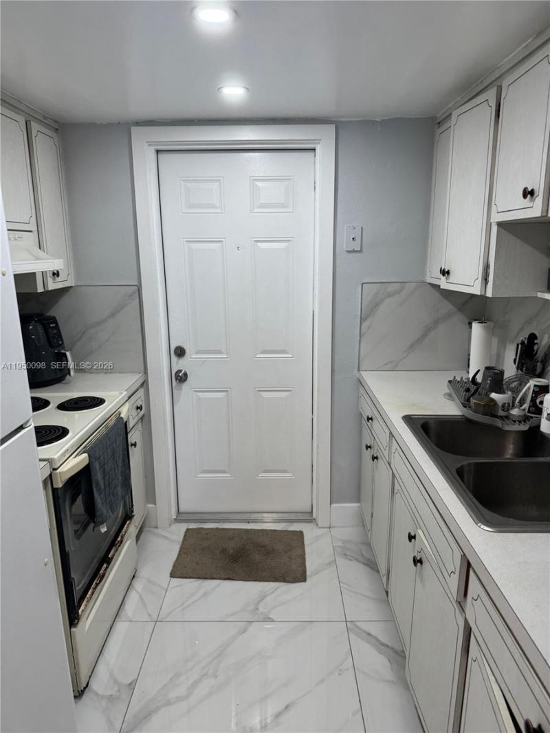 1825 Cleveland St , Unit 15, Hollywood, FL 33020 Photo