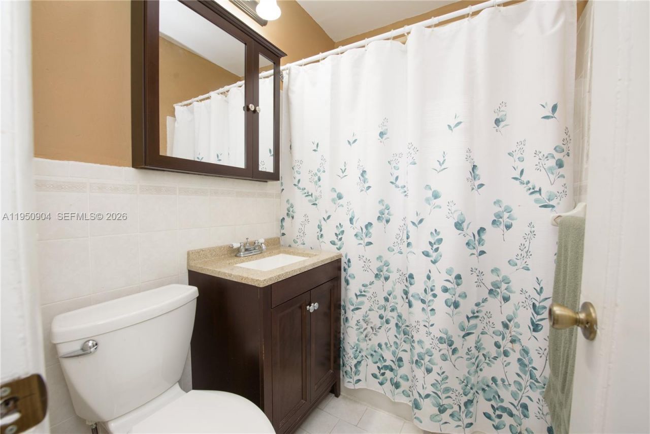 5431 W 2nd Ave , Hialeah, FL 33012 Photo