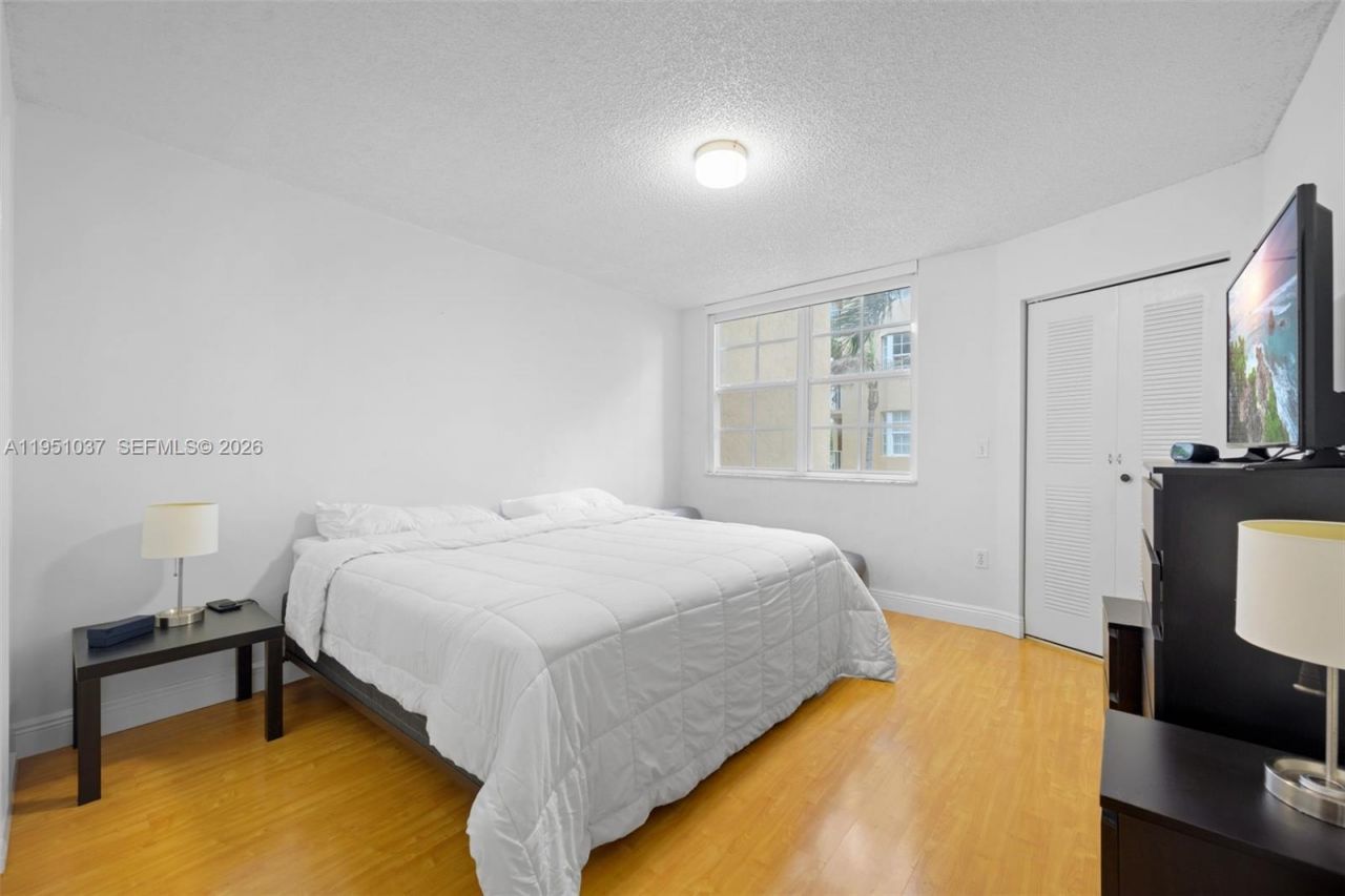 19555 E Country Club Dr, Unit 8303, Aventura, FL 33180 Photo