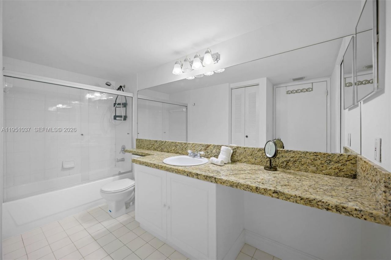 19555 E Country Club Dr, Unit 8303, Aventura, FL 33180 Photo