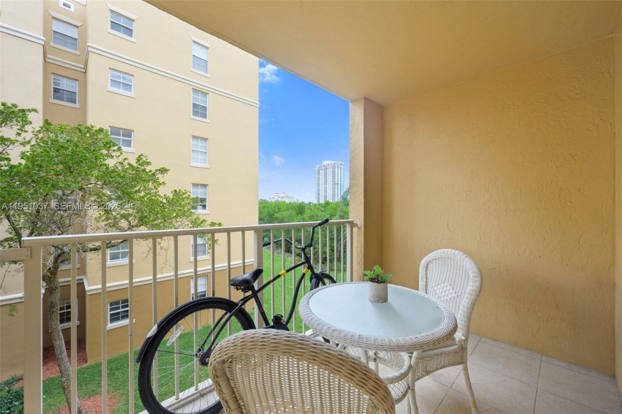 19555 E Country Club Dr, Unit 8303, Aventura, FL 33180 Photo