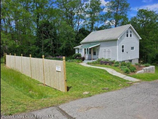 6928 New York 23, Acra, NY 12405