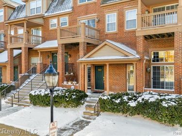 2778 Barclay Way, Ann Arbor, MI 48105