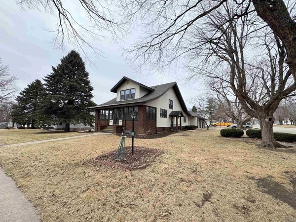 602 BUENA VISTA ST, Alta, IA 51002