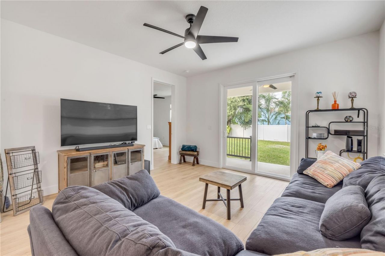 350 E 2nd Avenue, New Smyrna Beach, FL 32169 Photo