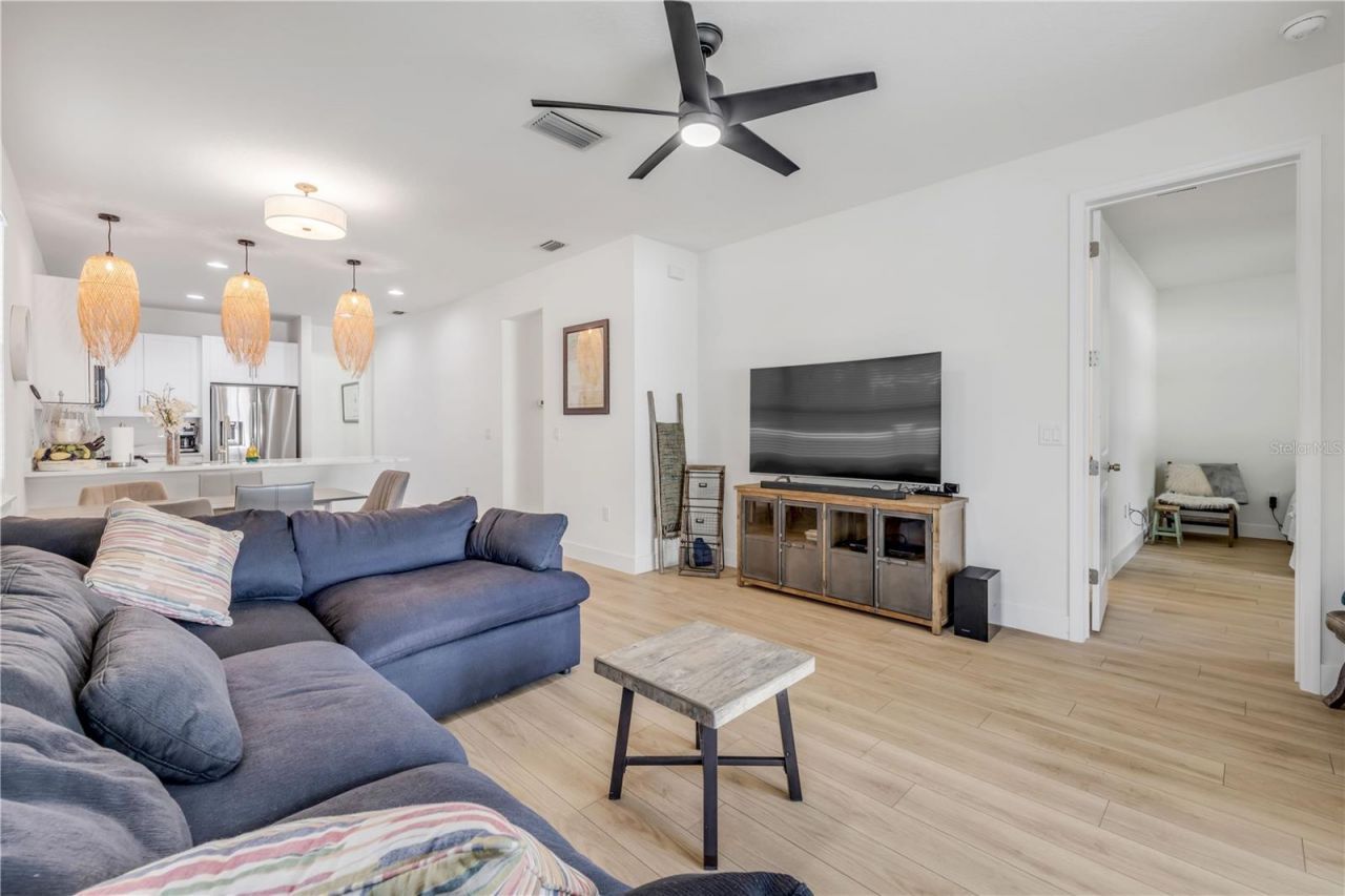 350 E 2nd Avenue, New Smyrna Beach, FL 32169 Photo