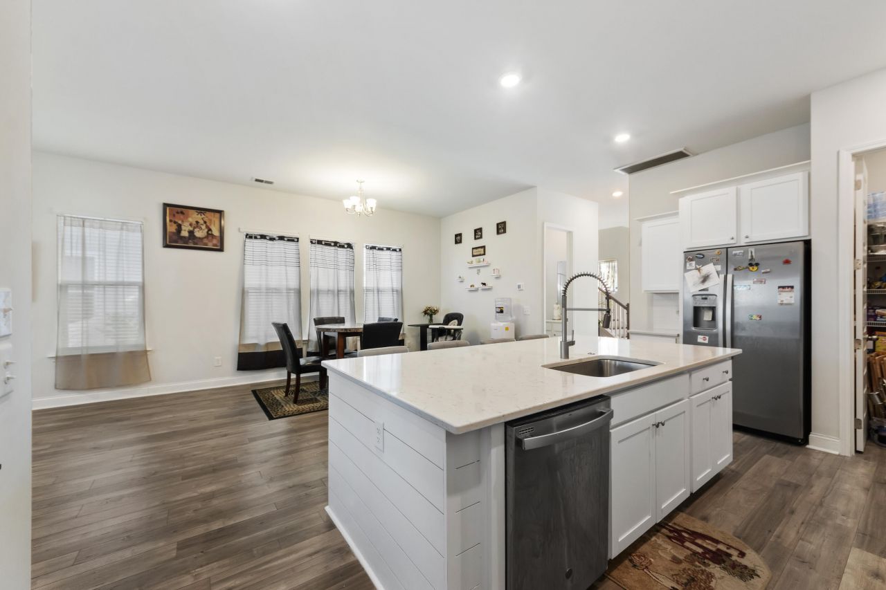 204 Magnolia Garden Drive Photo 8