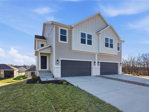 19719 W 195th Place, Spring Hill, KS 66083
