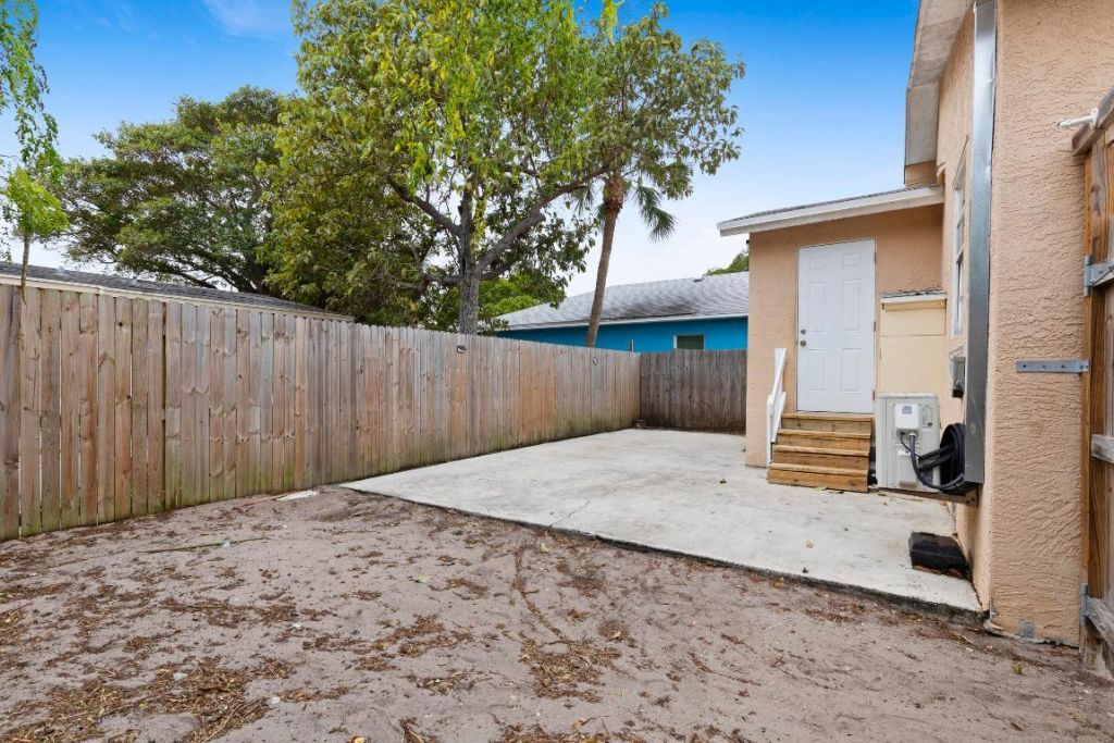 534 21st Street, West Palm Beach, FL 33407 Photo