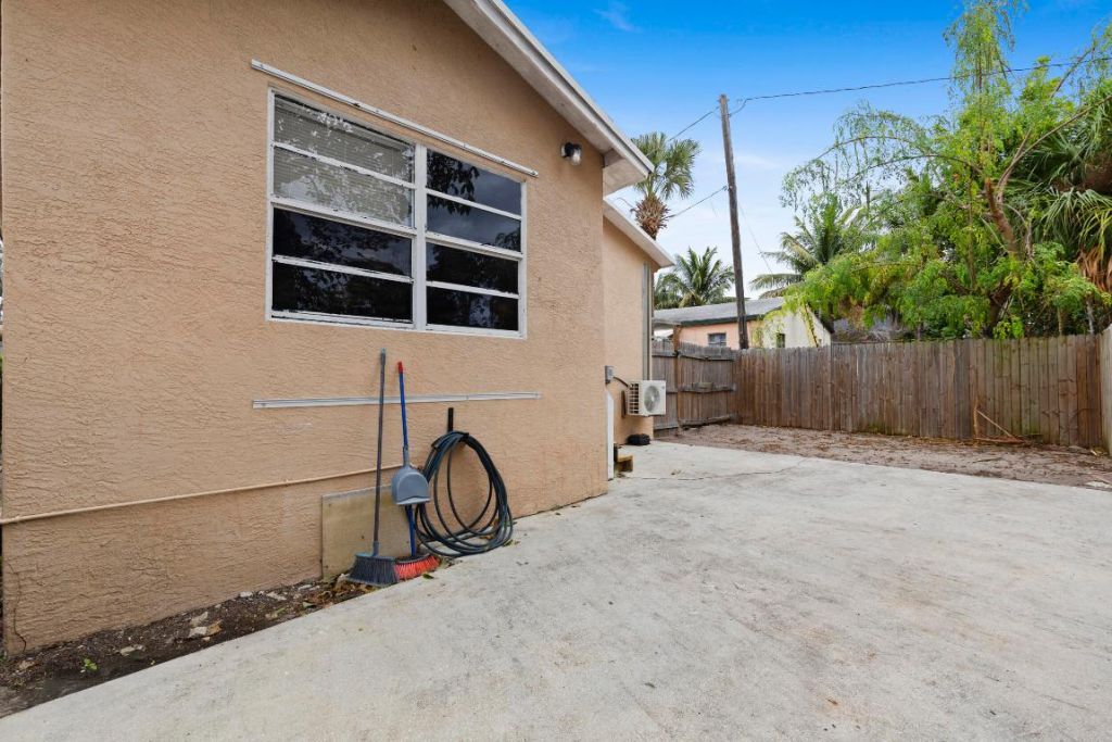 534 21st Street, West Palm Beach, FL 33407 Photo