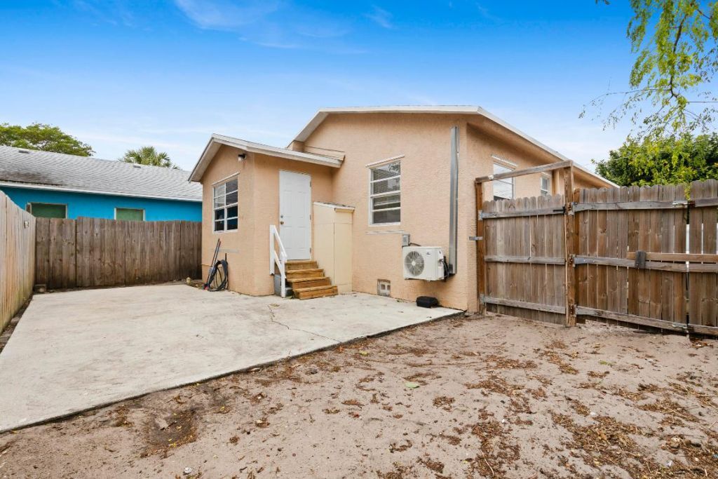 534 21st Street, West Palm Beach, FL 33407 Photo