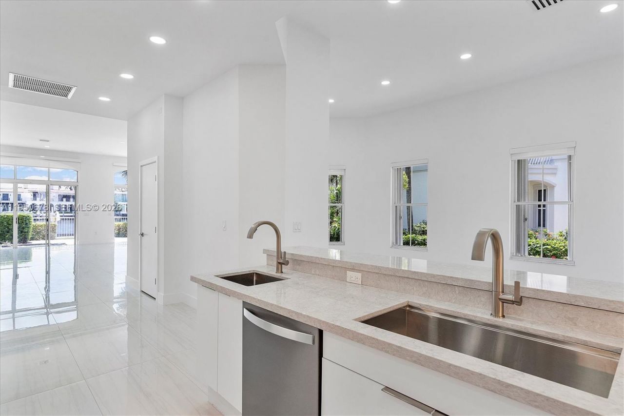 21301 NE 38th Ave, Unit 58, Aventura, FL 33180 Photo